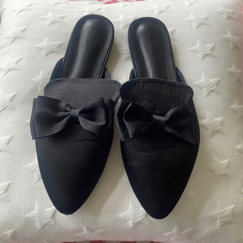 NWT Urban Outfitters Black Satin Bow Mules Slides